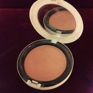 Shell Pearl Highlight by MAC